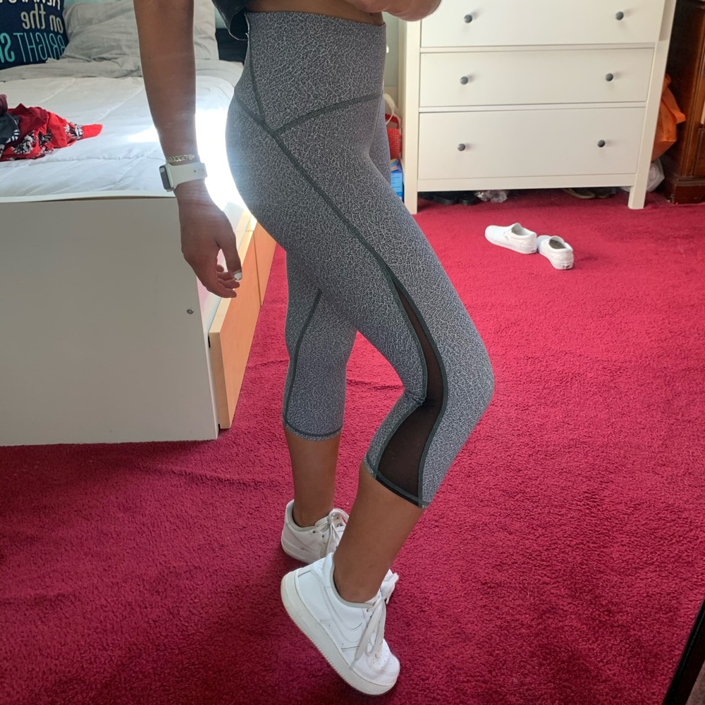 Lululemon high-rise capris